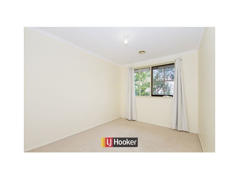 5 Hooke Place, Charnwood ACT 2615