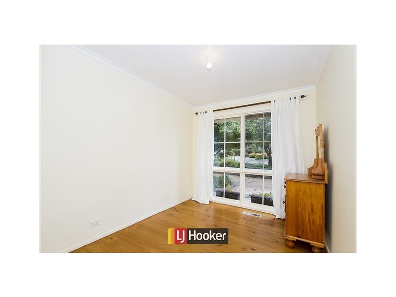 5 Hooke Place, Charnwood ACT 2615