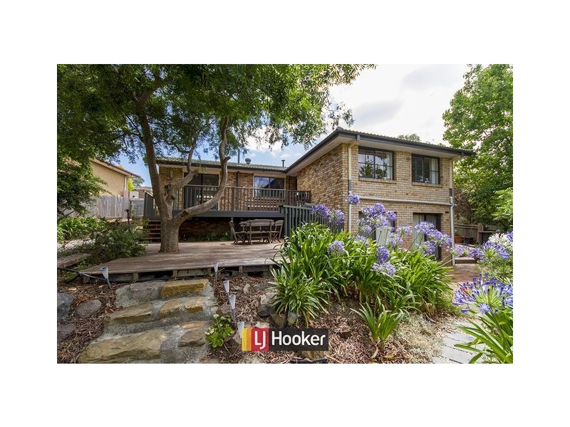5 Hooke Place, Charnwood ACT 2615