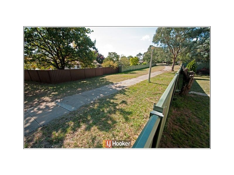 9 Napthali Close, Charnwood ACT 2615