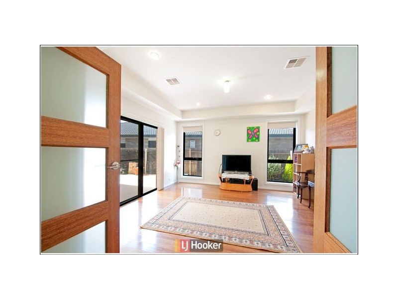 12 Jeannie Gunn Street, Franklin ACT 2913