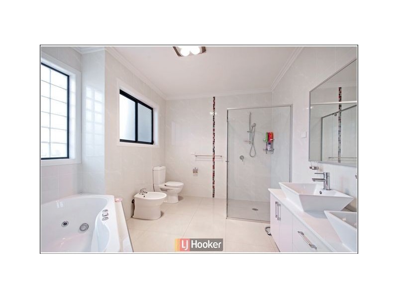 12 Jeannie Gunn Street, Franklin ACT 2913