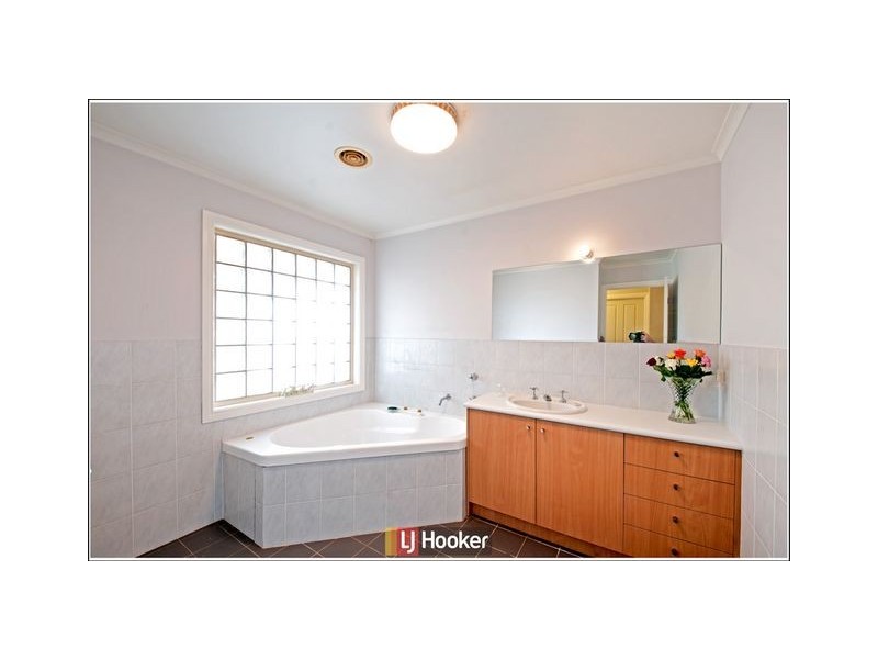 124 Hugh McKay Crescent, Dunlop ACT 2615