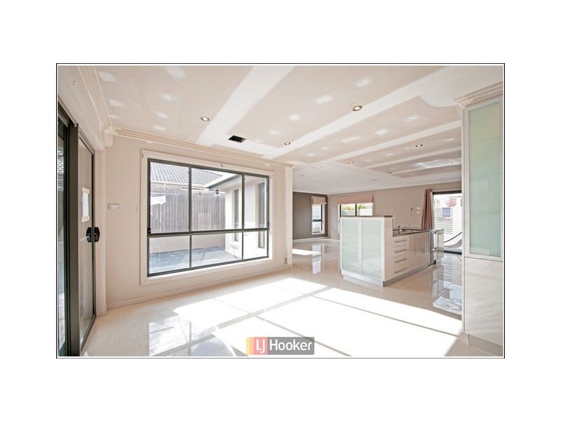 2 Hazelton Street, Macgregor ACT 2615
