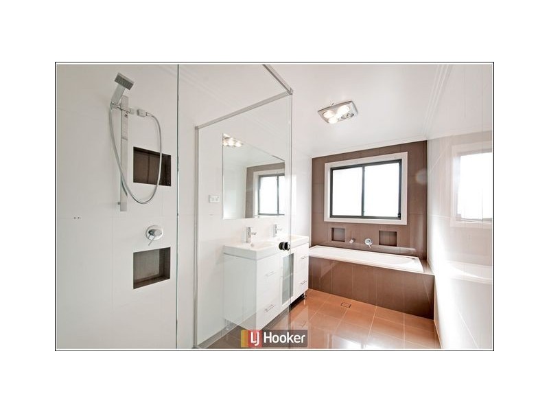2 Hazelton Street, Macgregor ACT 2615