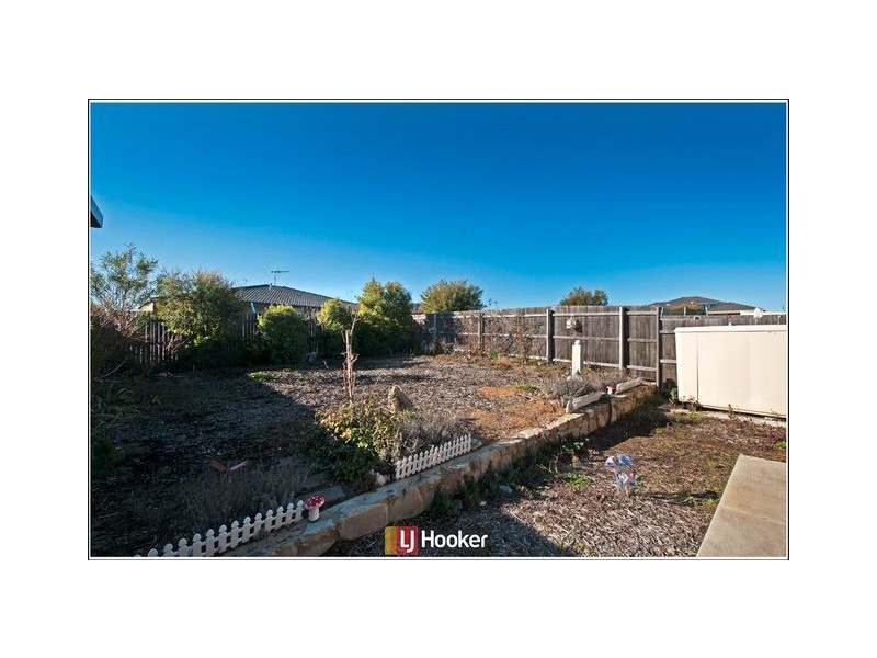 10 Hazelton Street, Macgregor ACT 2615