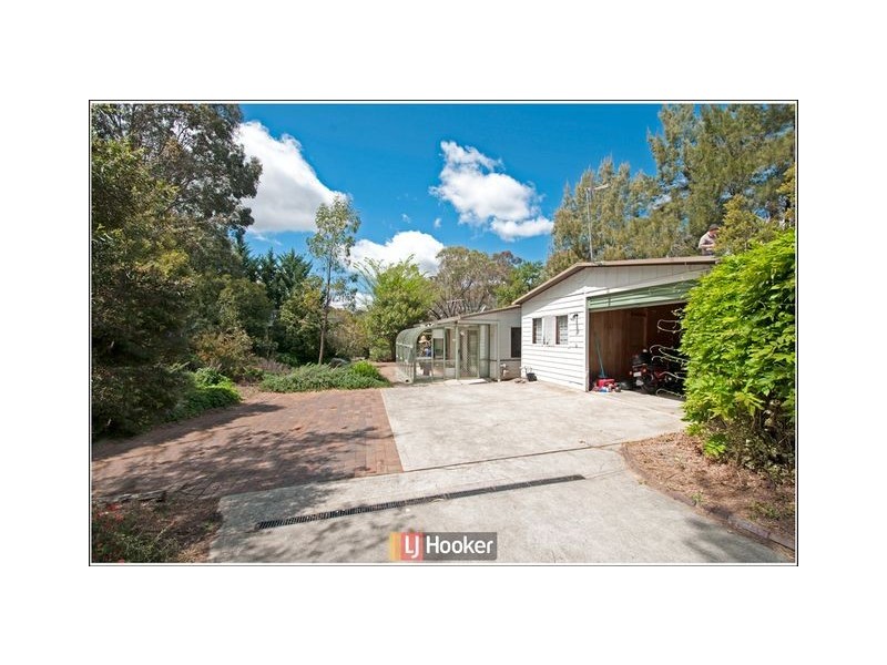 27A & 27B Cossington Smith Crescent, Lyneham ACT 2602