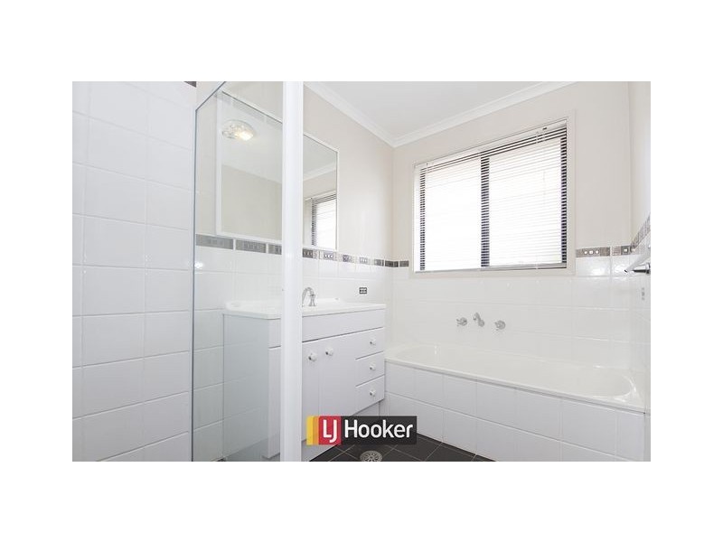 70 Gouldsmith Street, Dunlop ACT 2615