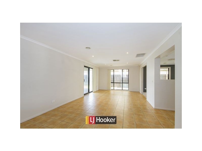 70 Gouldsmith Street, Dunlop ACT 2615