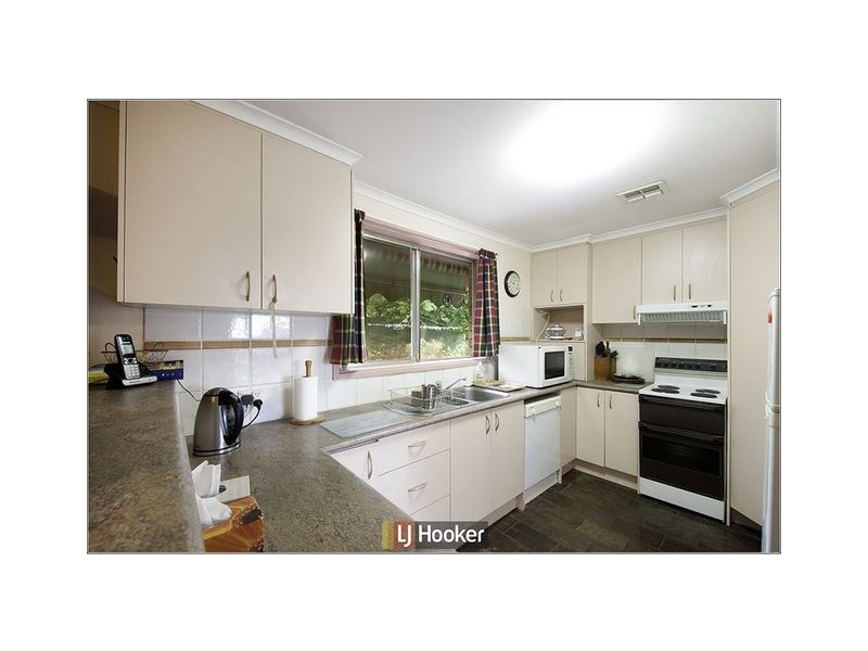 6 Bowden Crescent, Macgregor ACT 2615