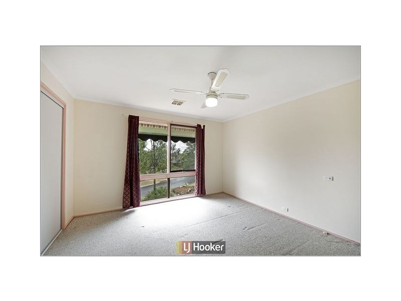 6 Bowden Crescent, Macgregor ACT 2615