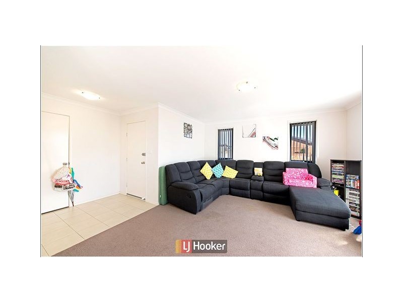 142 Macfarlane Burnet Avenue, Macgregor ACT 2615