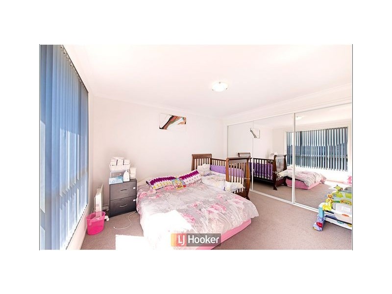 142 Macfarlane Burnet Avenue, Macgregor ACT 2615