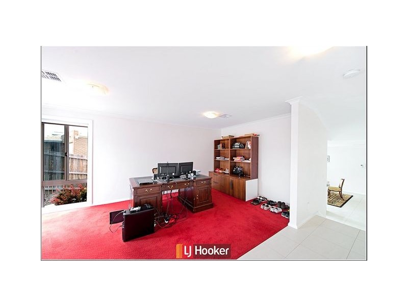 6 Winchester Street, Casey ACT 2913