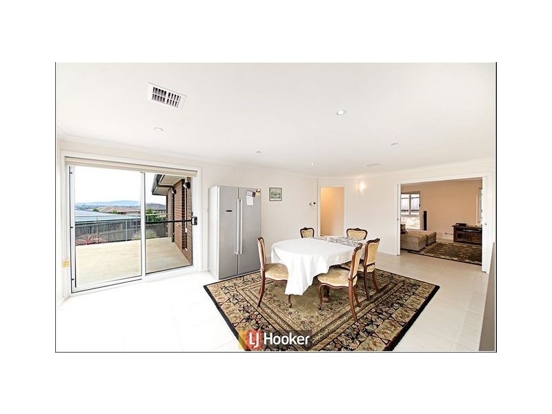6 Winchester Street, Casey ACT 2913