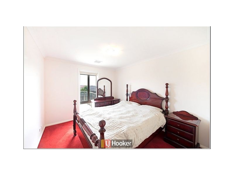 6 Winchester Street, Casey ACT 2913