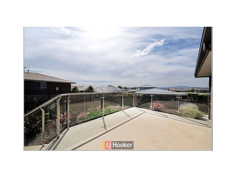 6 Winchester Street, Casey ACT 2913
