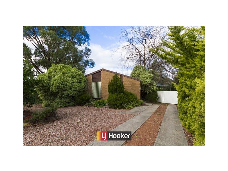 9 McBeath Place, Kambah ACT 2902