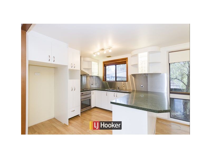 9 McBeath Place, Kambah ACT 2902