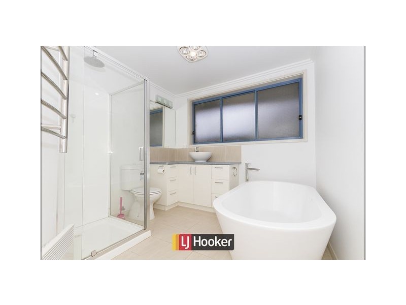 9 McBeath Place, Kambah ACT 2902