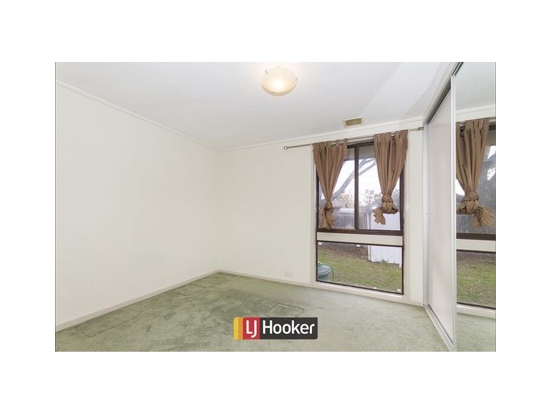 9 McBeath Place, Kambah ACT 2902