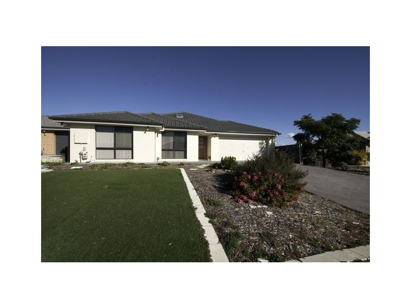 4 Sax Place, Macgregor ACT 2615