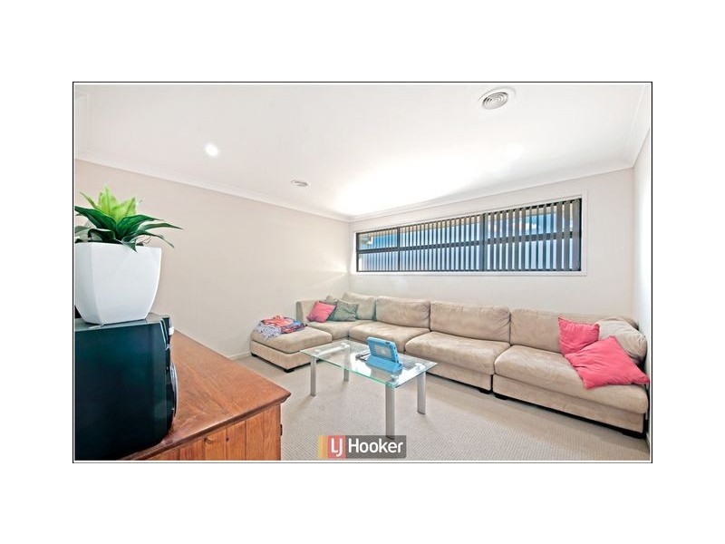 4 Sax Place, Macgregor ACT 2615