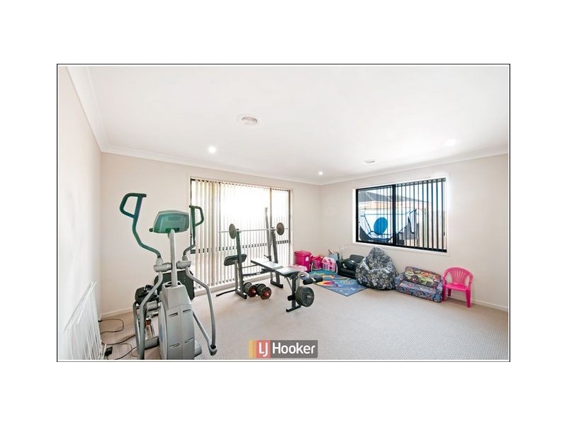 4 Sax Place, Macgregor ACT 2615