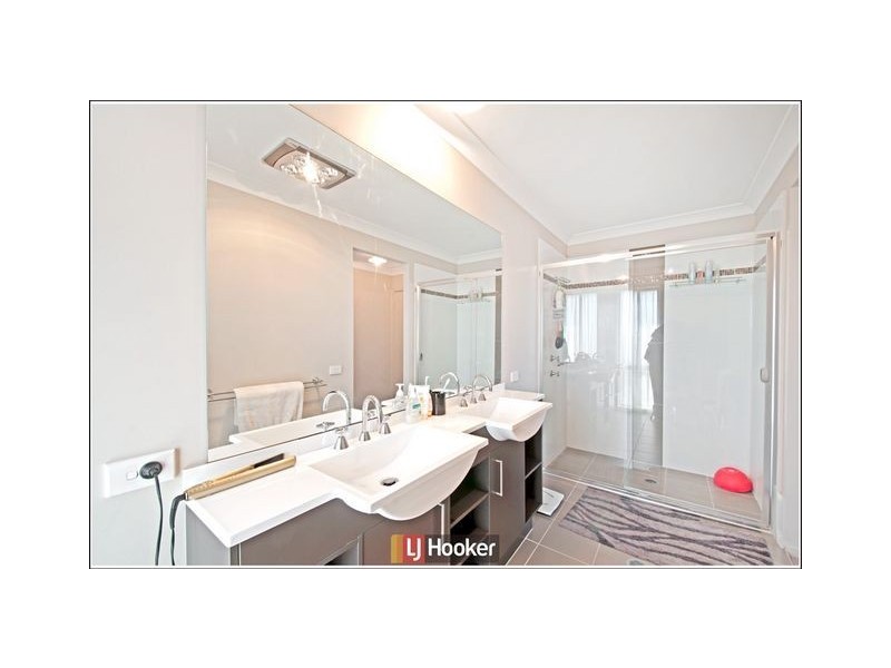 4 Sax Place, Macgregor ACT 2615