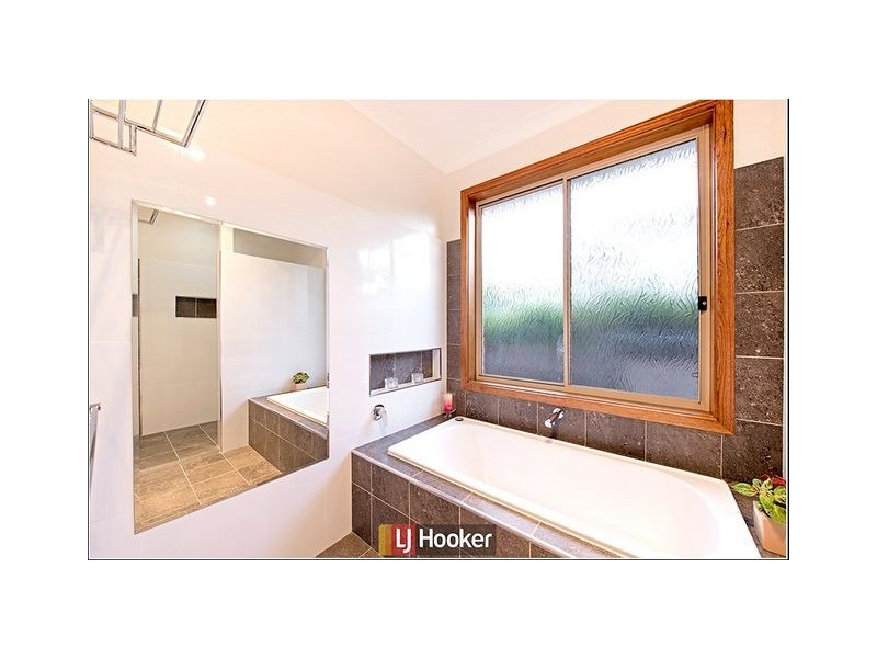 135 Chuculba Crescent, Giralang ACT 2617