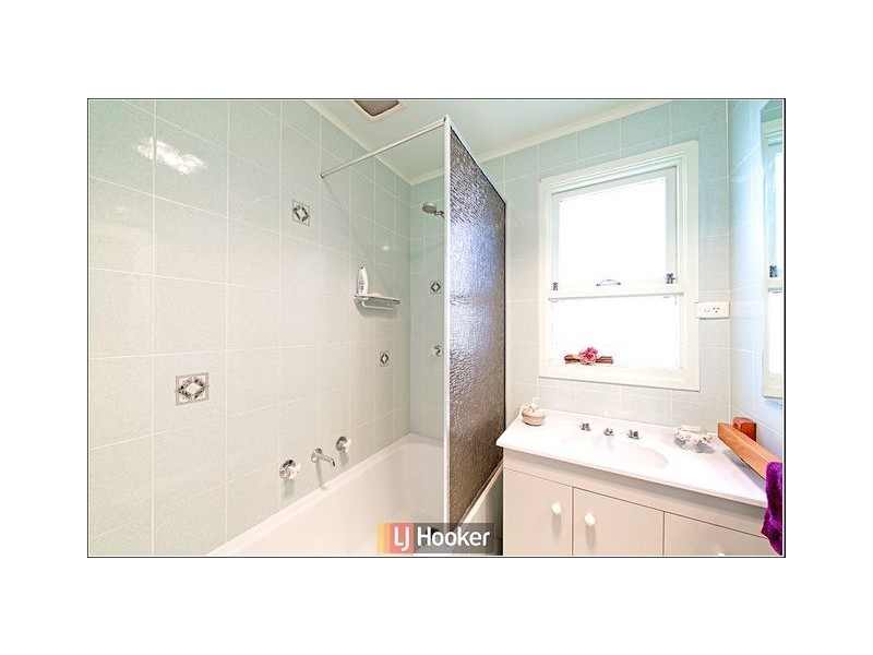 9 Owen Crescent, Lyneham ACT 2602