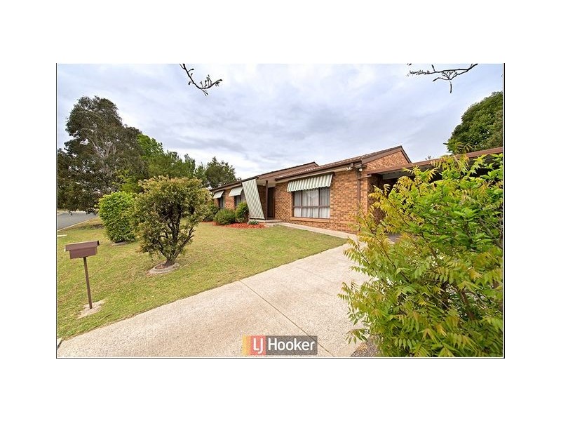 13 Beazley Crescent, Calwell ACT 2905