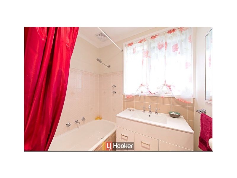 8 Nyawi Place, Giralang ACT 2617