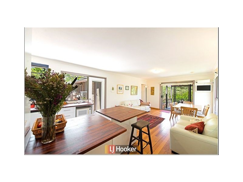 18 Mackenzie Street, Hackett ACT 2602