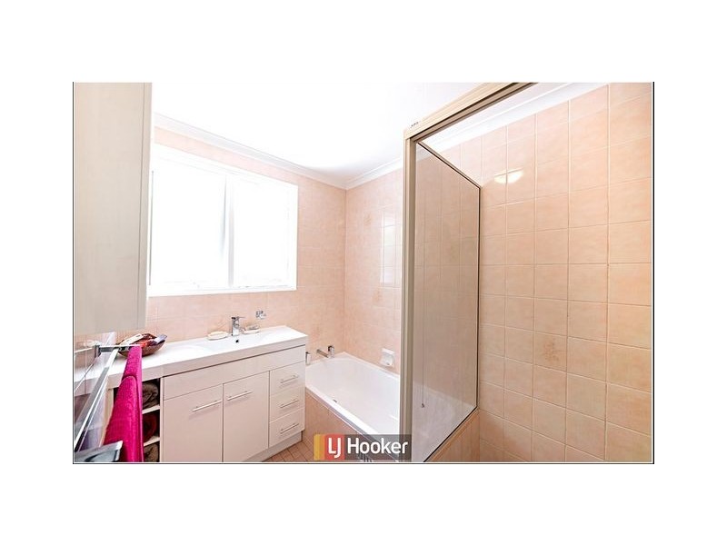 18 Mackenzie Street, Hackett ACT 2602