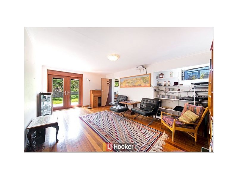 18 Mackenzie Street, Hackett ACT 2602