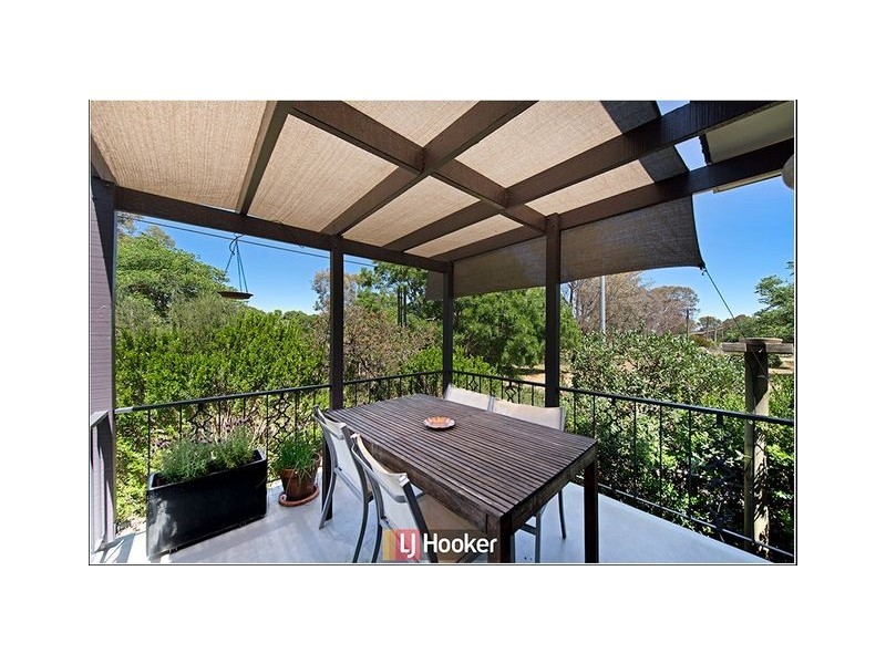 18 Mackenzie Street, Hackett ACT 2602