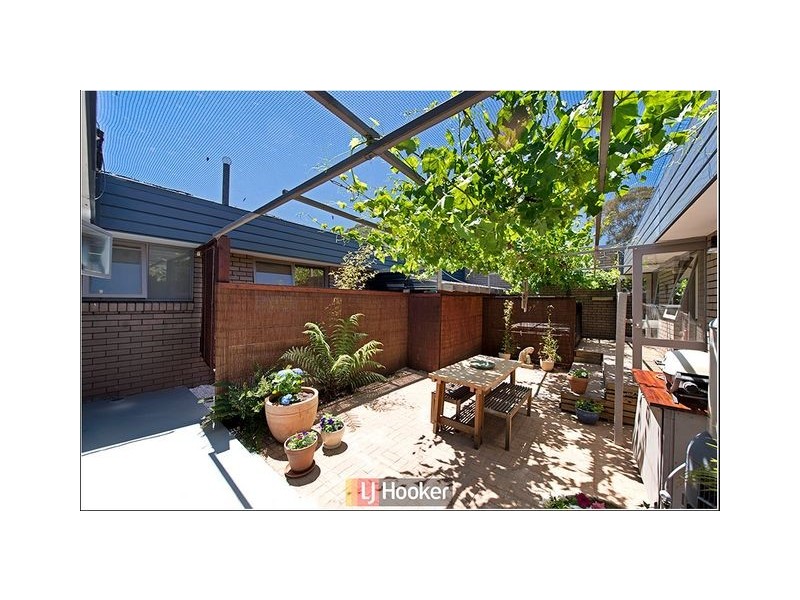 18 Mackenzie Street, Hackett ACT 2602