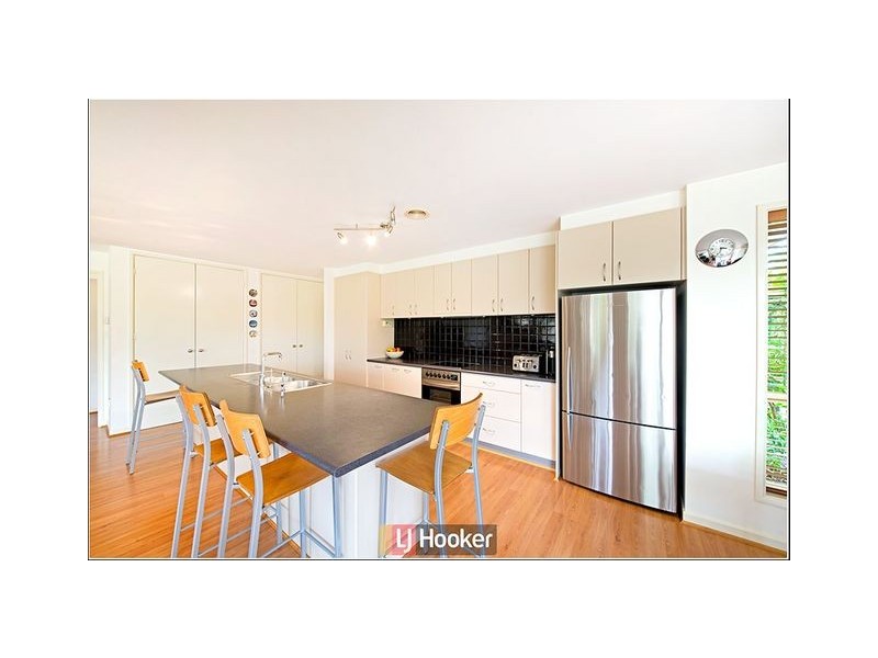 9 Candlebark Close, Nicholls ACT 2913