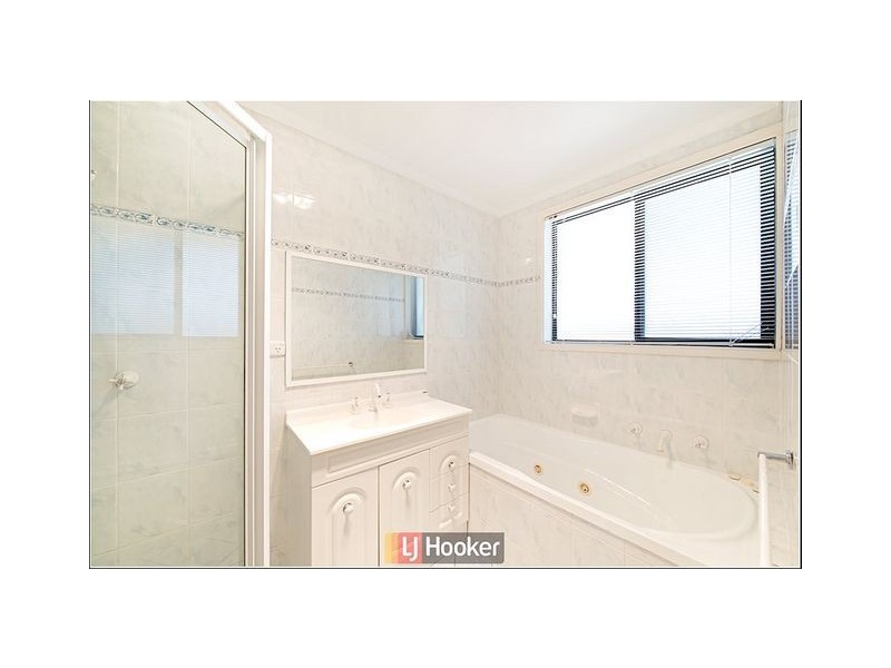 4 Fornax Street, Giralang ACT 2617