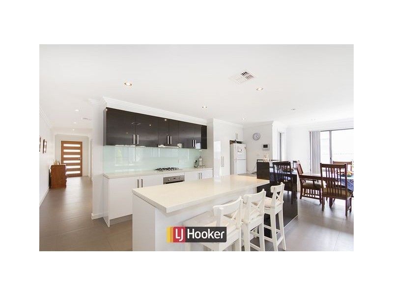 32 Macfarlane Burnett Avenue, Macgregor ACT 2615