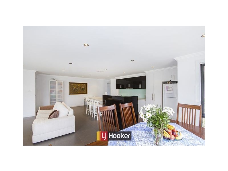 32 Macfarlane Burnett Avenue, Macgregor ACT 2615