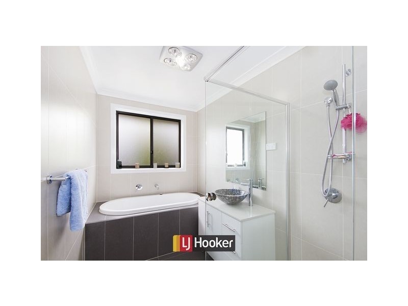 32 Macfarlane Burnett Avenue, Macgregor ACT 2615