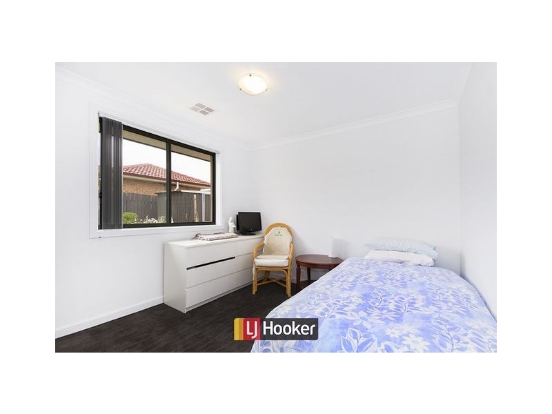 32 Macfarlane Burnett Avenue, Macgregor ACT 2615