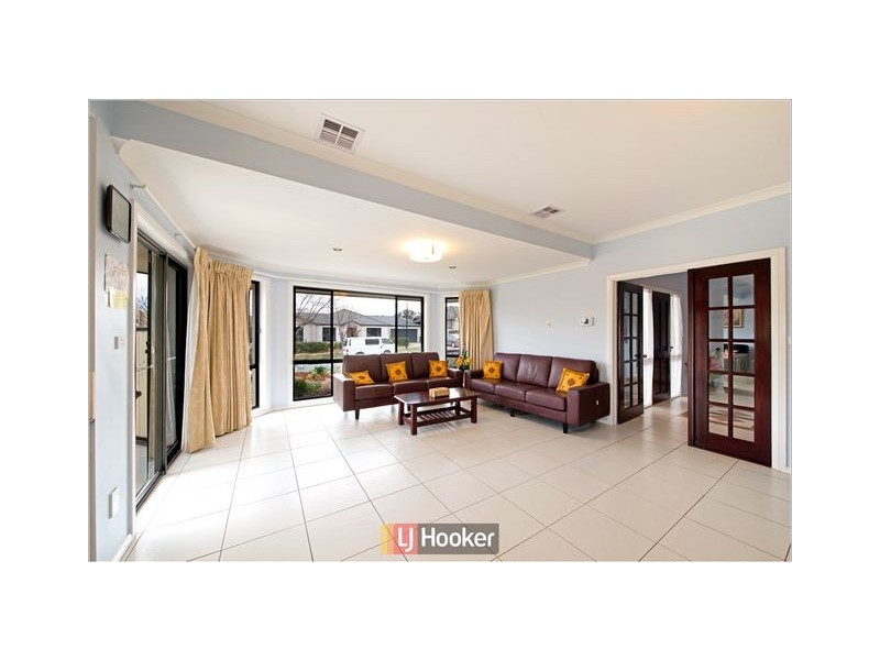2 Leveque Street, Harrison ACT 2914