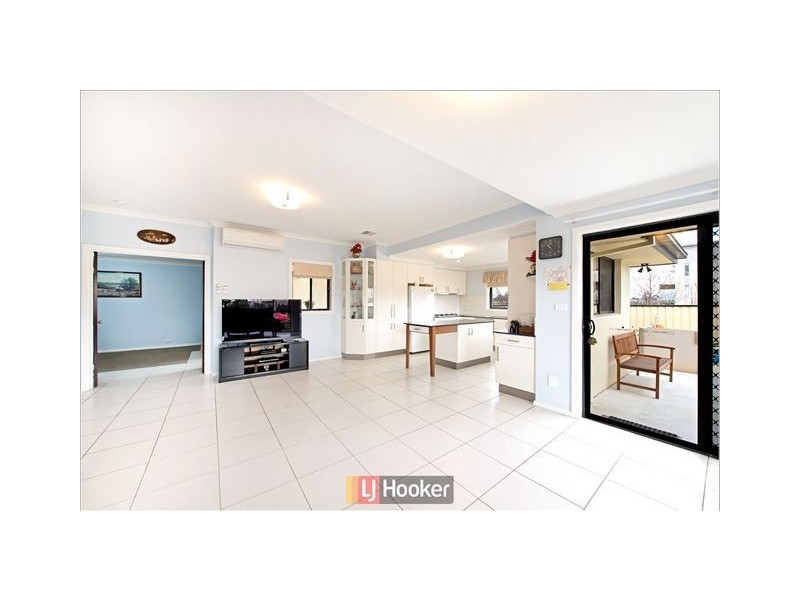 2 Leveque Street, Harrison ACT 2914