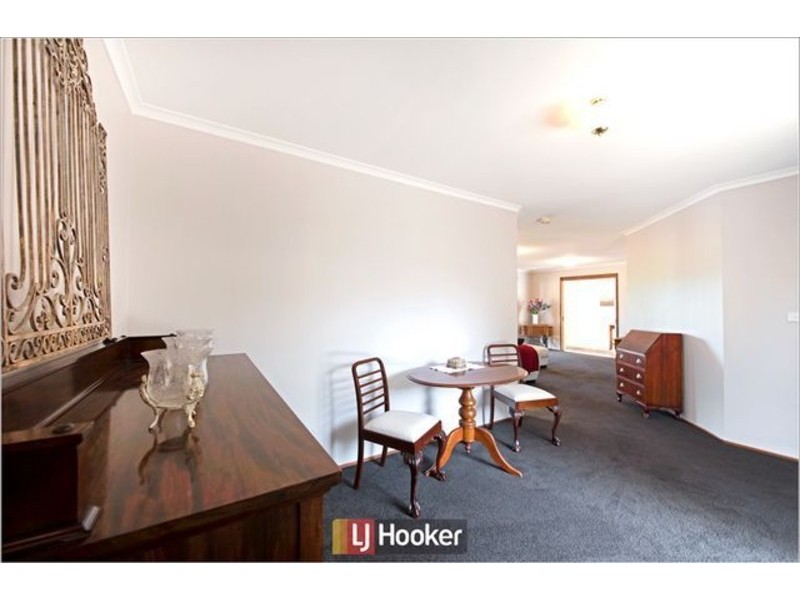 42 Fisken Crescent, Kambah ACT 2902