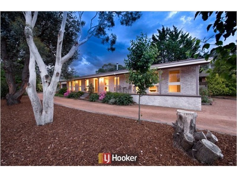 42 Fisken Crescent, Kambah ACT 2902