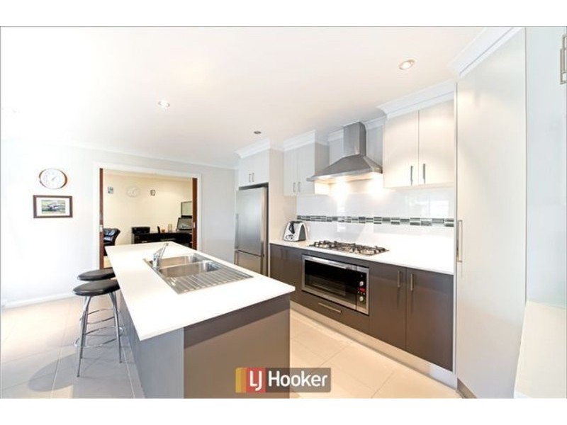 24 Macfarlane Burnet Avenue, Macgregor ACT 2615