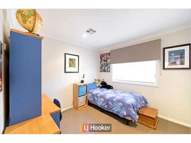 24 Macfarlane Burnet Avenue, Macgregor ACT 2615